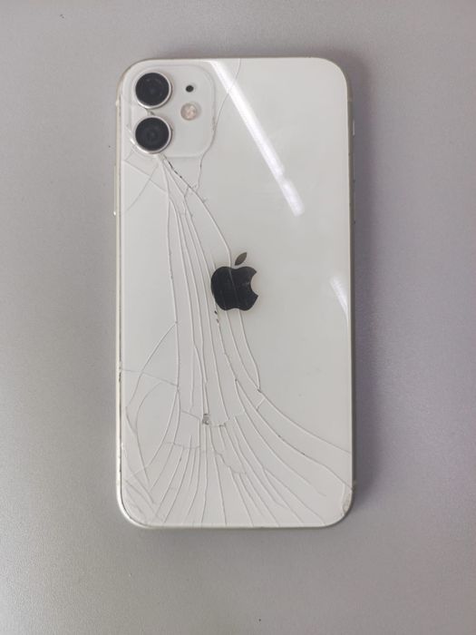 Айфон 11 с минумами