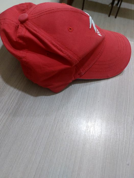 Продам детскую  кепку reebok