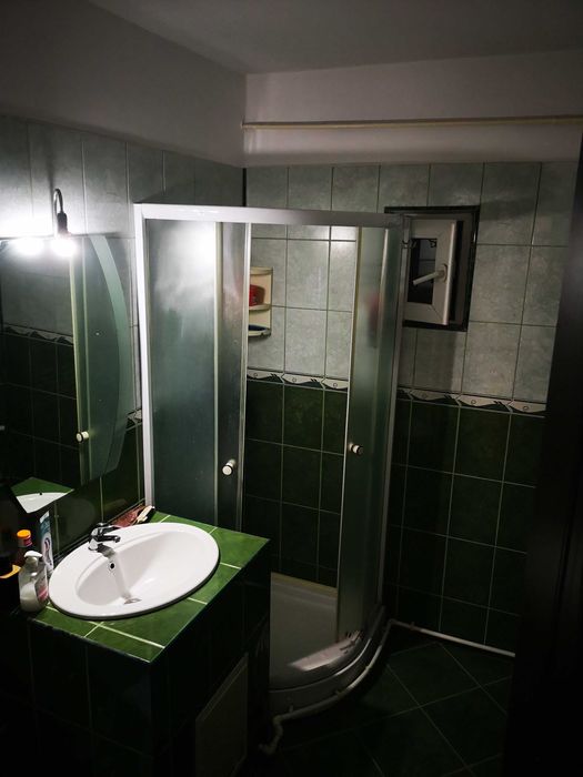 Închiriez apartament 2 camere semidecomandat!