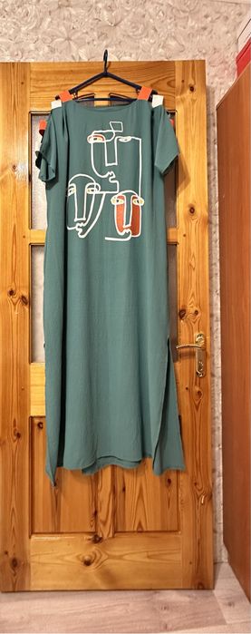 Платья новые не ношены