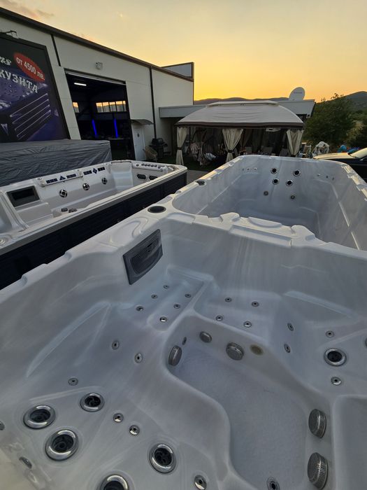 Плувни джакузита на ИЗПЛАЩАНЕ  с насрещтно течение в перфектно състоян