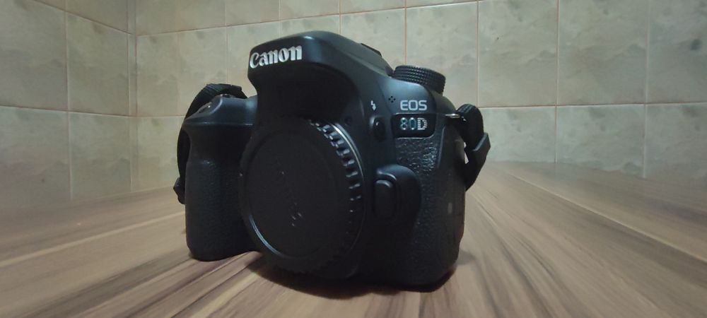 Canon 80D + obiective + stabilizator – kit foto-video complet
