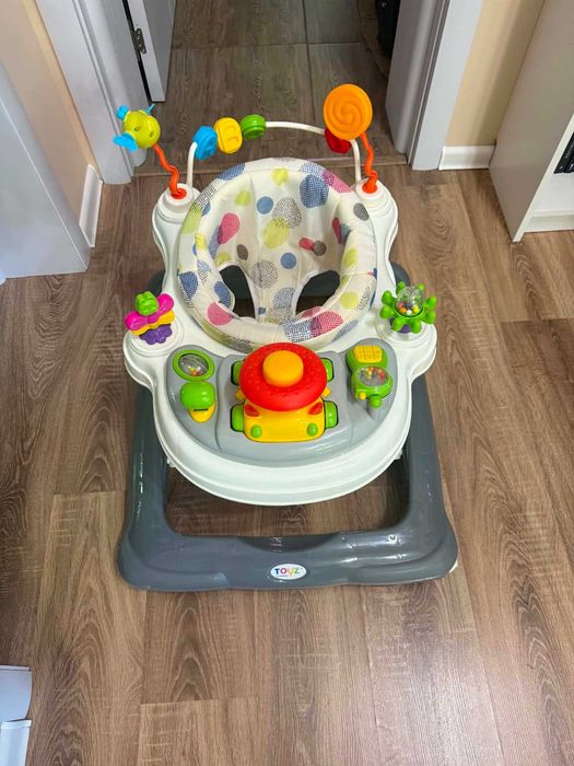 Проходилка Caretero Toyz за деца на възраст от 6 месеца