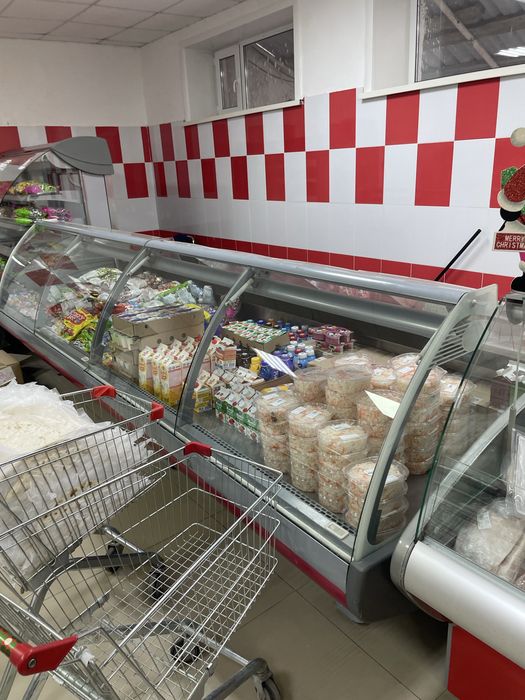 Продам витринный холодильник