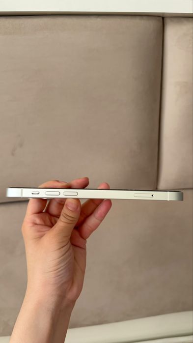 iPhone 12 сатылады