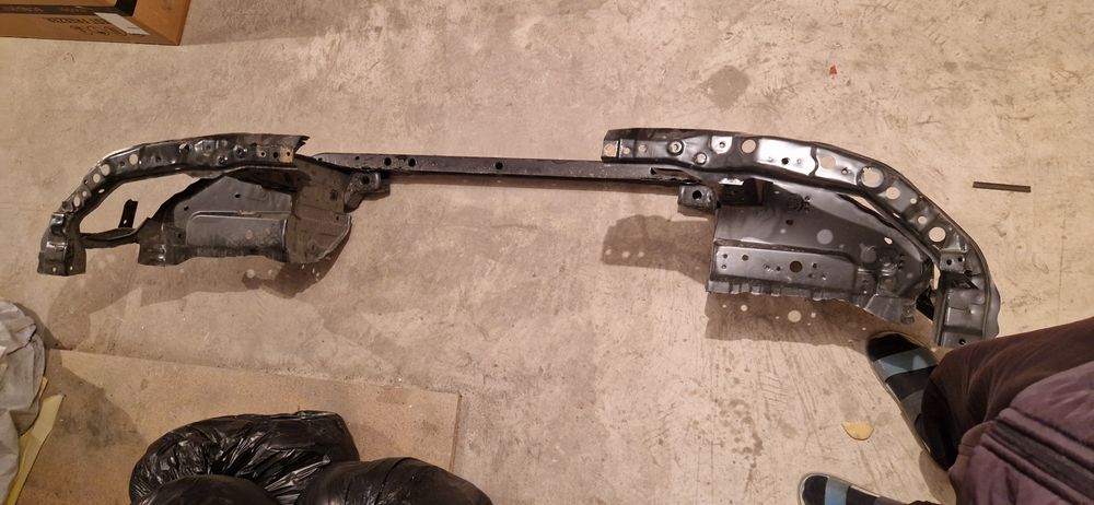 Телевизор на Лексус 570