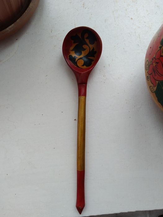 Деревянные ложки и чашка