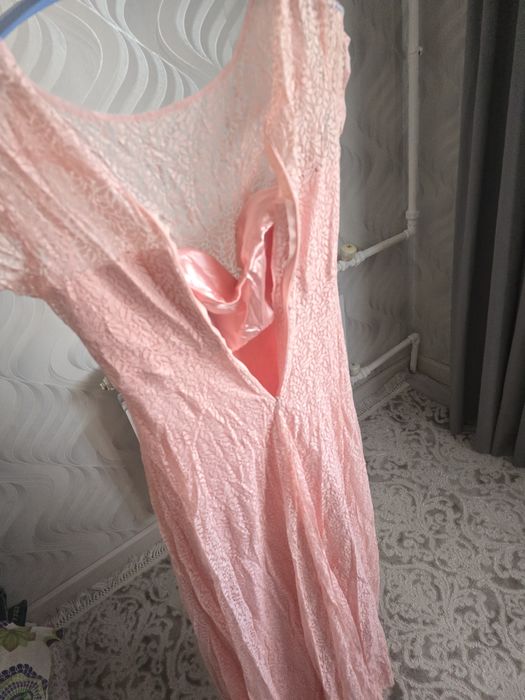 Розовое платье 48 размер