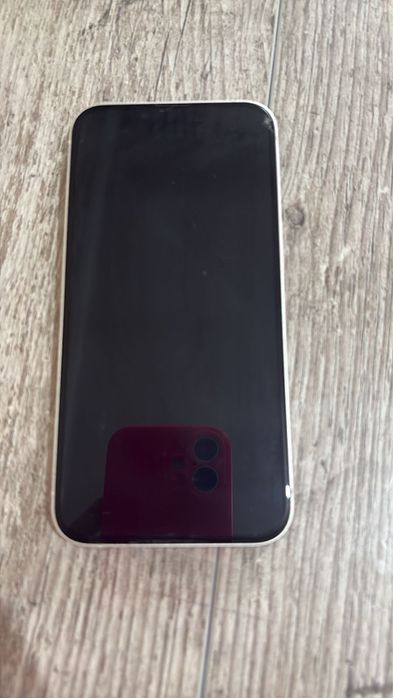 Продам Iphone 13