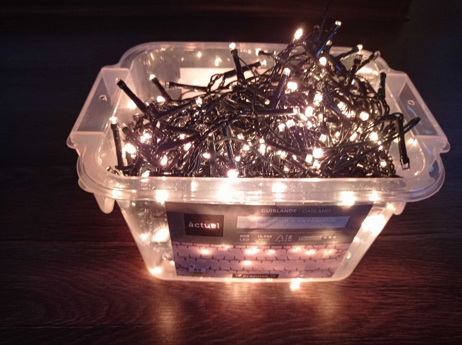 Instalație Crăciun 800 leduri lumina calda 16 m lungime