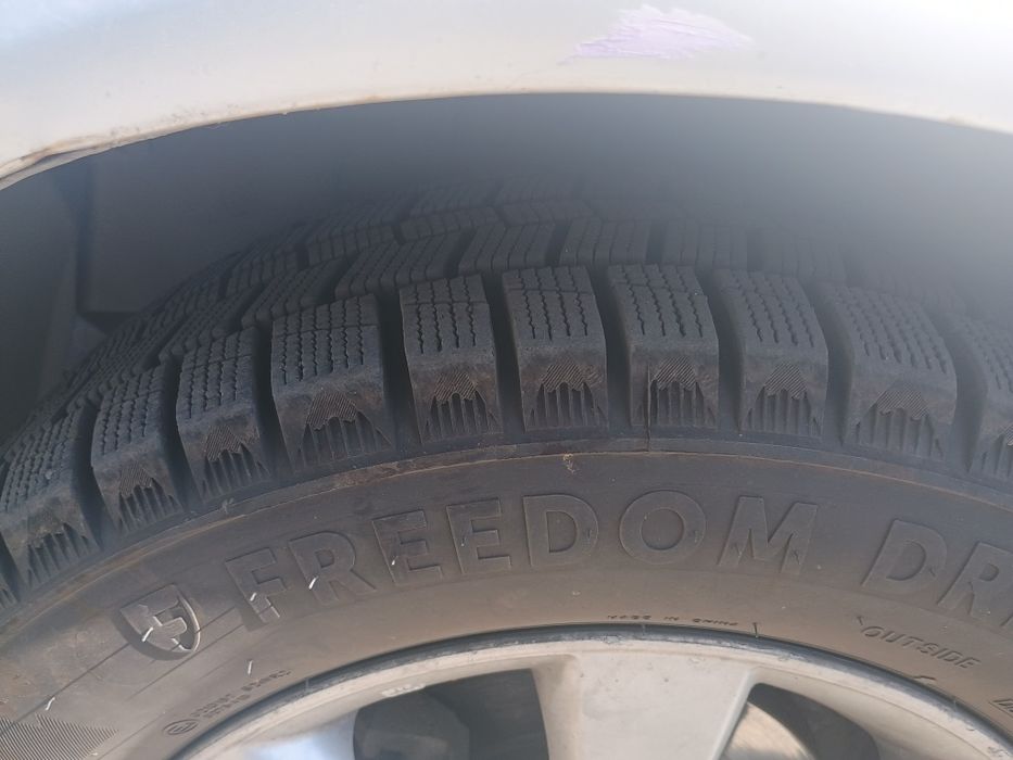 Диски 4 дырые R15