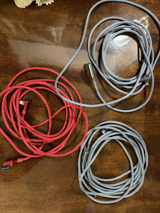 2 броя iPhone X с всички аксесоари( единия за части)