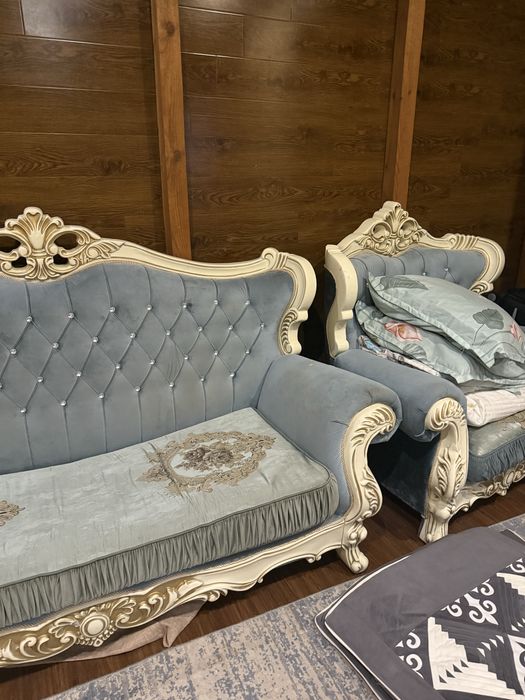 Диван с креслами