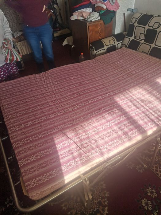 Диван разтигателен. Които като седиш става за трима. Продава се Продав