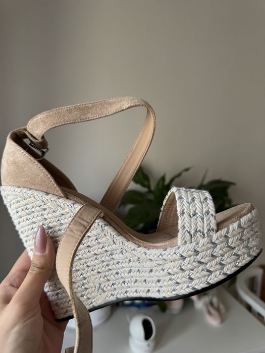 Босоножки летние