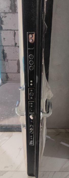 Продам входную дверь