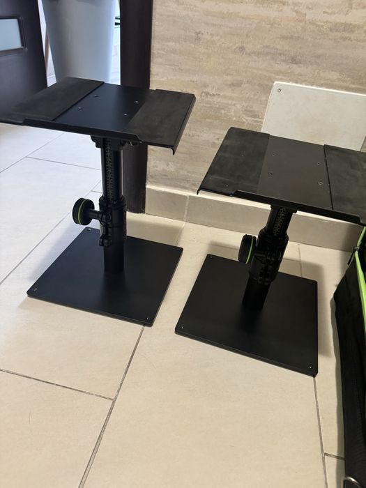 Stand DJ Gravity KSX-2 Rapid Desk + Gravity SP 3102