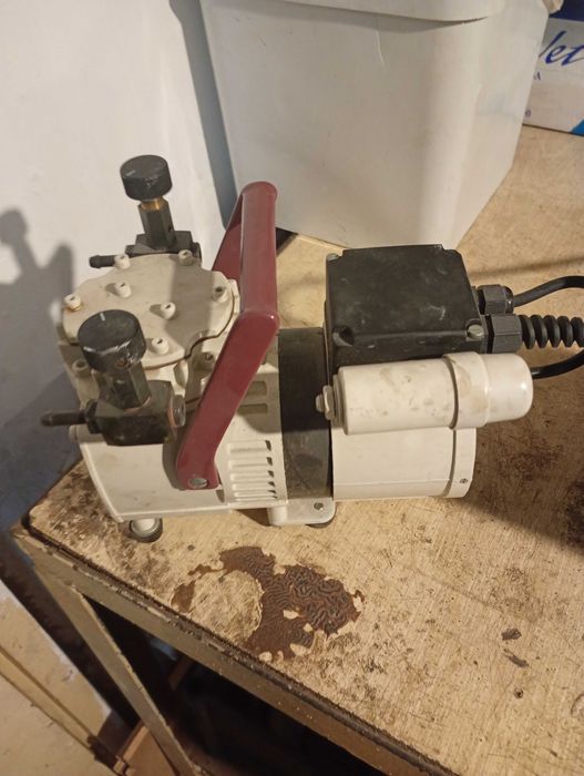 Вакуум помпа sartorius Germany