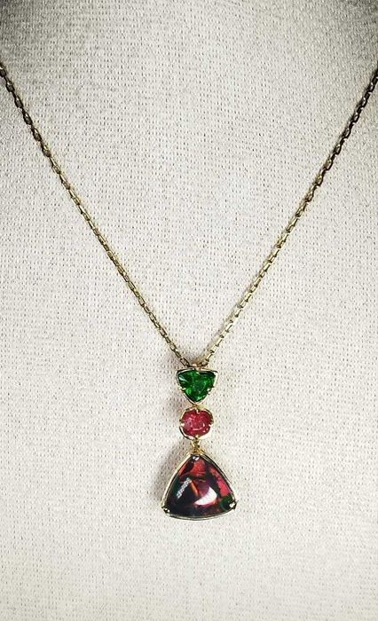 Black Opal Pendant – реверсивен медальон с невероятен черен опал!