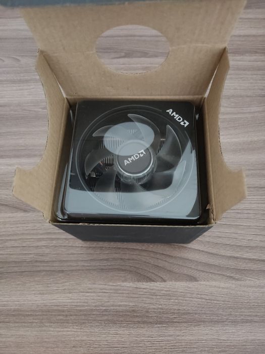 Новый AMD Wraith Prism, полная комплектация