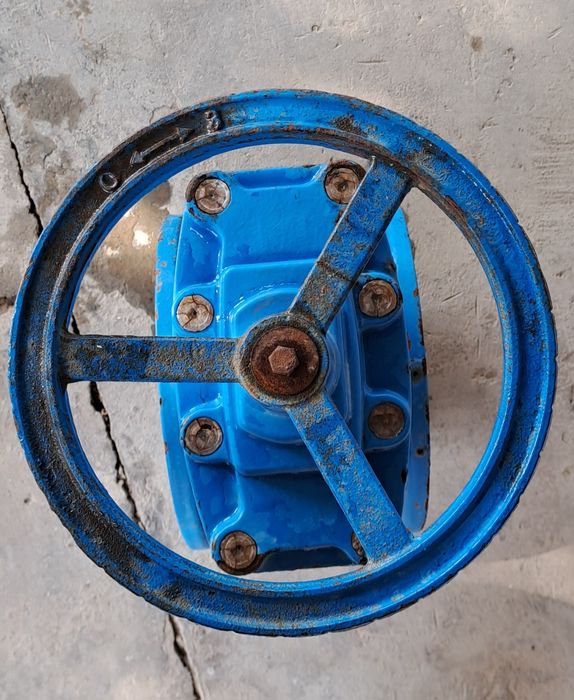 Задвижка с обрезиненным клином