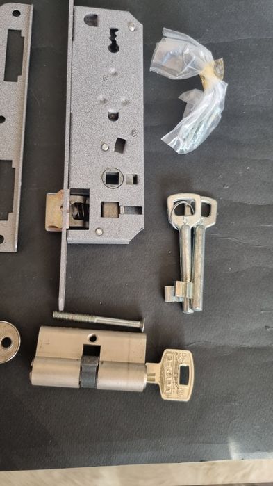 Брава катинари и други