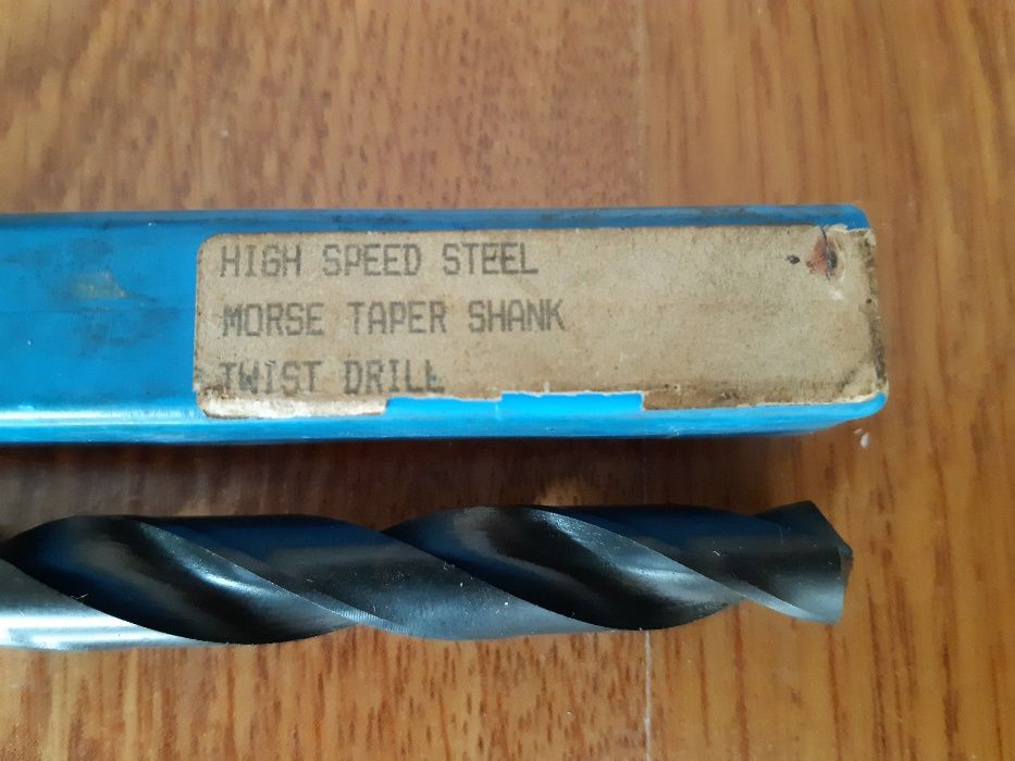 Продавам бургии за метал