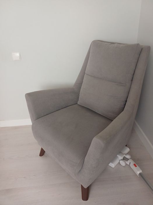 Продам стильное кресло