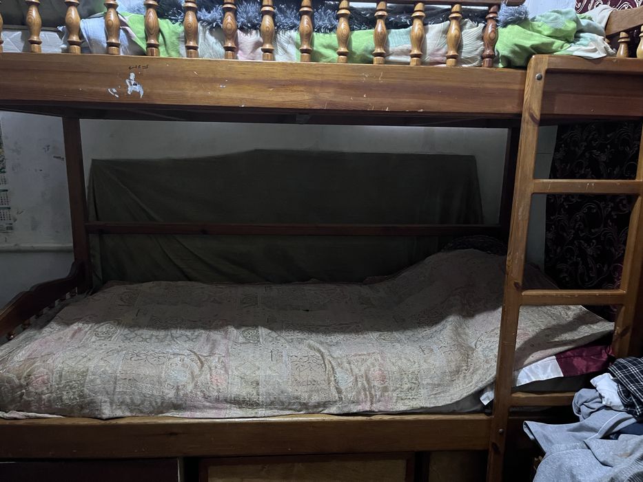 Продается двухъярусная кровать.