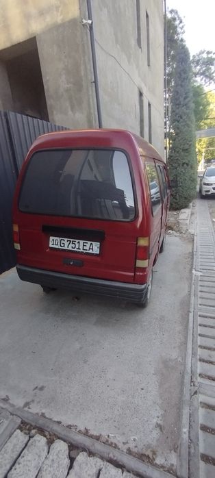 Дамас машина цвет красный