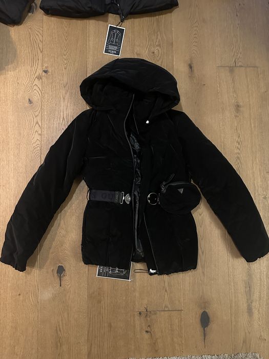 Зимно яке guess