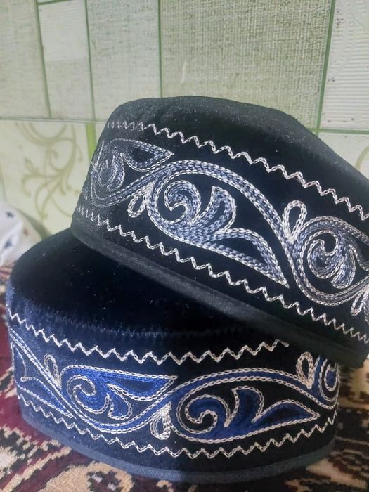 Тақия( тюбитейки) всего 2 штуки