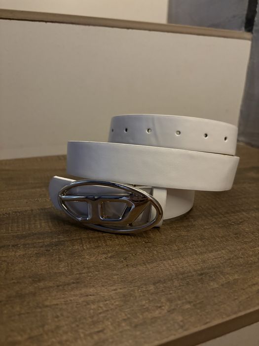 Бял кожен колан Diesel с голяма катарама
