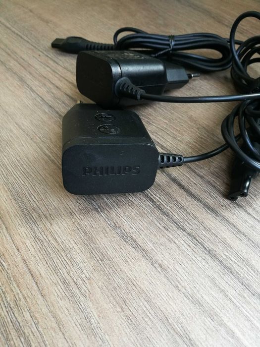 PHILIPS HQ8505 Incarcator 15V-5.4W Perfect fuctional tuns si barberit
