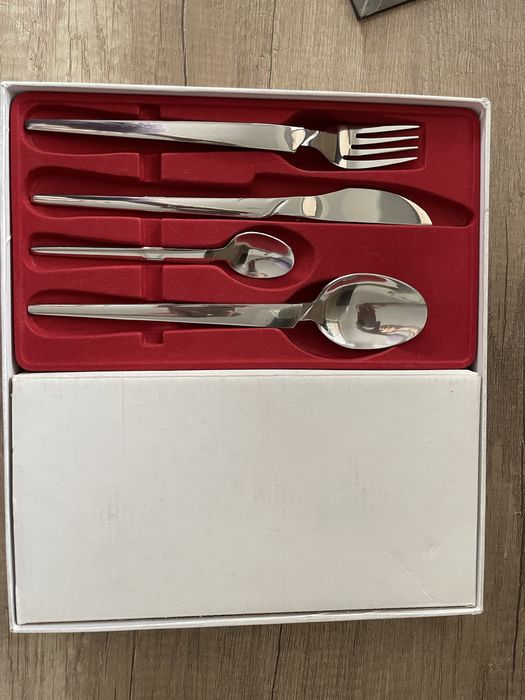 Комплект прибори за хранене 24 части