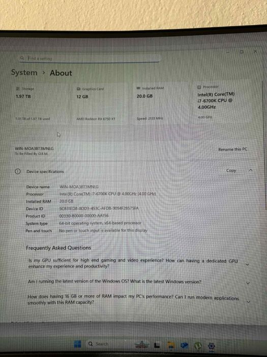 Геймърски компютър + екран