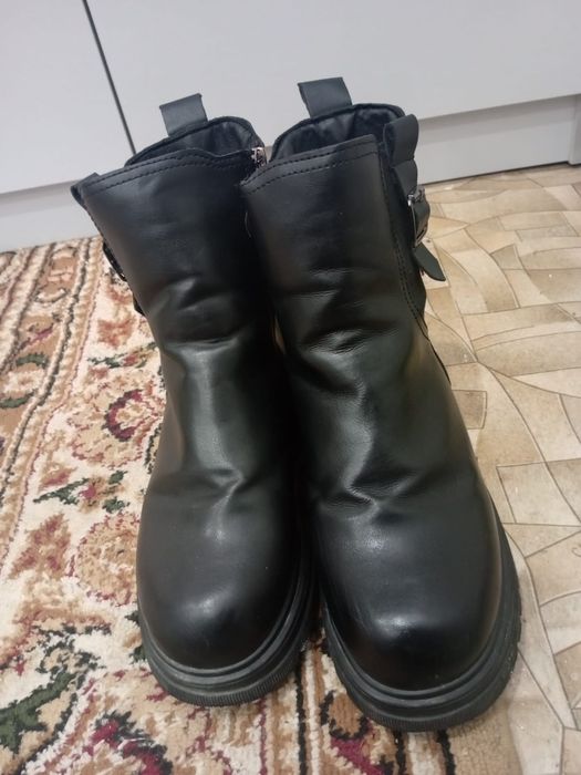Продам женский сапошки размер 40