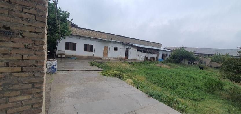 Chutqarada 8sotix yer sotiladi