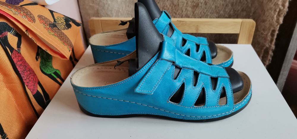 Сини чехли естествена кожа 40 н.