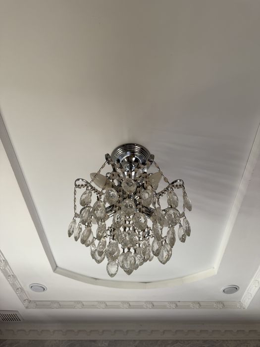 Продам б/у люстра