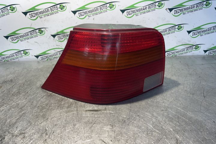 Lampa / Tripla stop stanga pe aripa 1J6945257 Volkswagen VW Golf a 4-