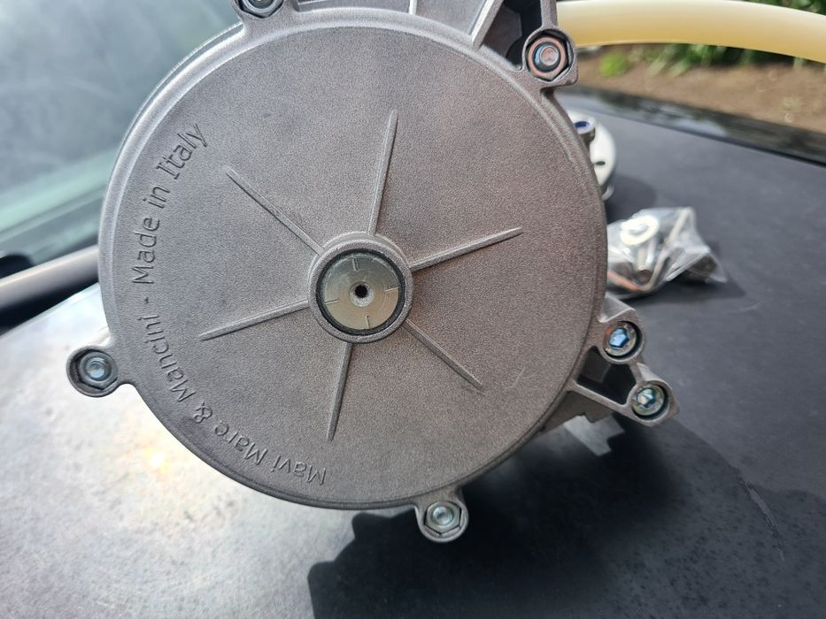 Кормилна кутия и жило за 5м.лодка(нови)