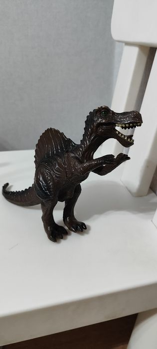 Продам динозавров за 15000