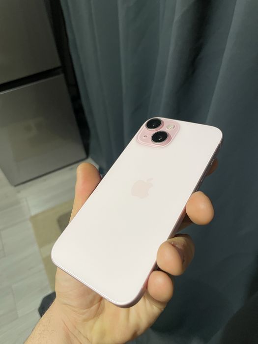 Vand iPhone 15 impecabil