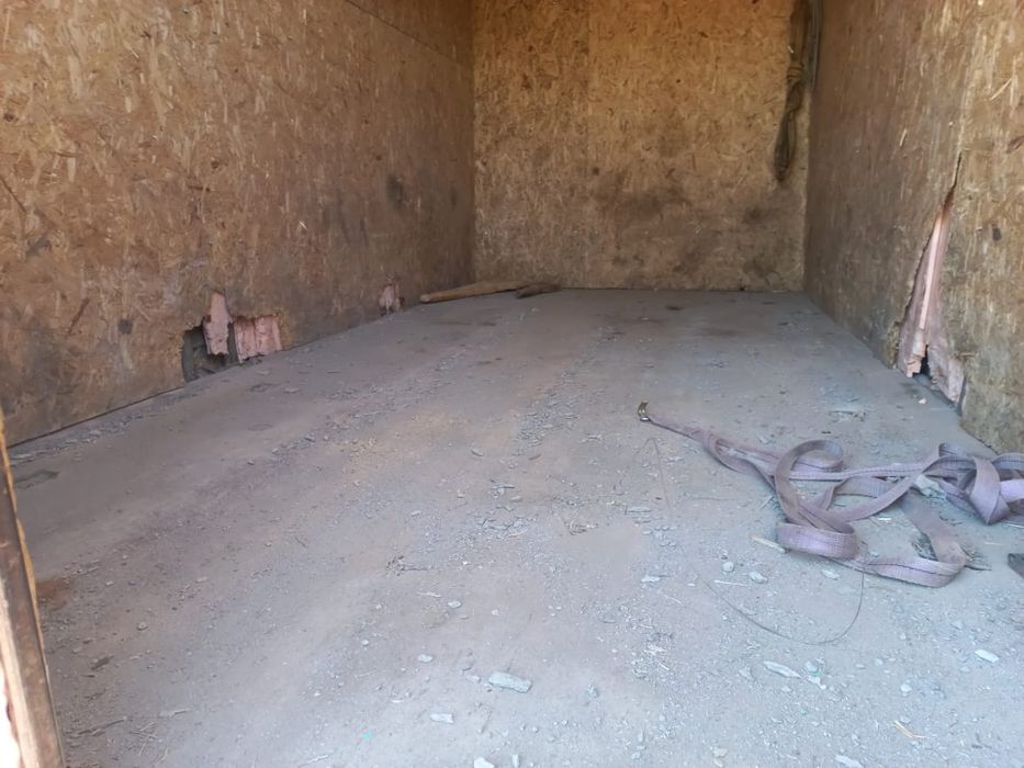 Продам бутку газеля с спойлером.