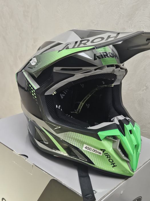 Мото каска Airoh размер М