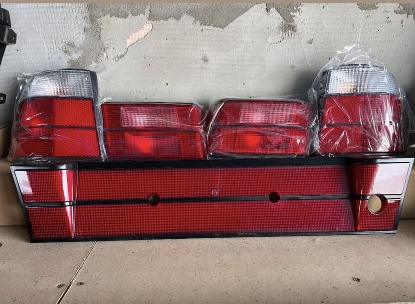 Фонари задние с белым пов. BMW E34