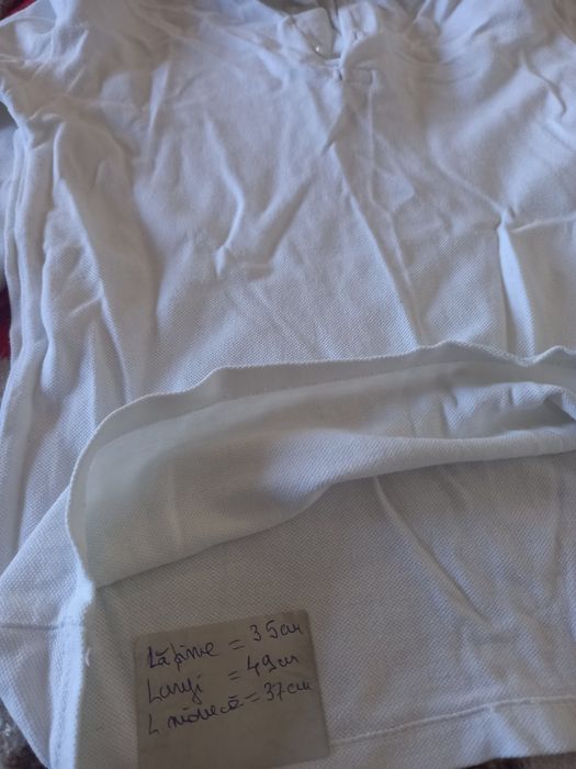 Vând urgent 6 tricouri polo, 9-12 ani