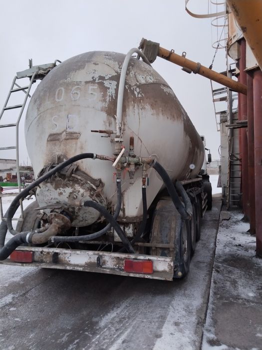 Продам цементовоз  IVECO.