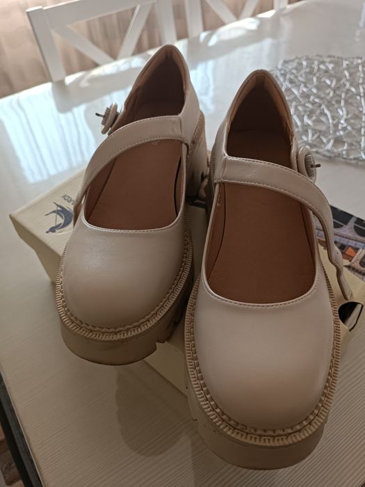 Продам туфли женские